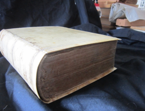 Restauración de un libro en pergamino